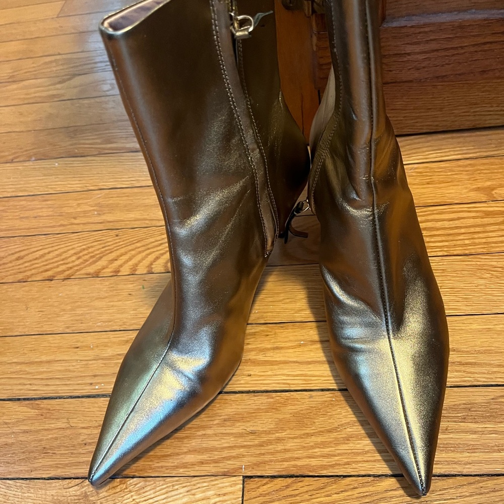 Elegant Gold Women's Ankle Boots
